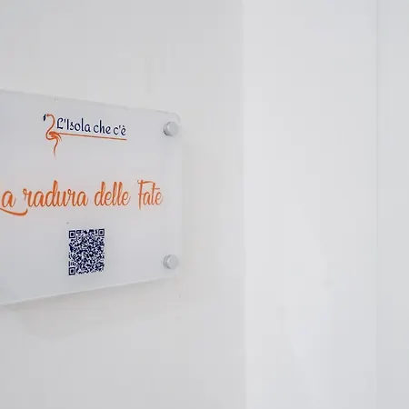L'isola Che C'e Гостевой дом *