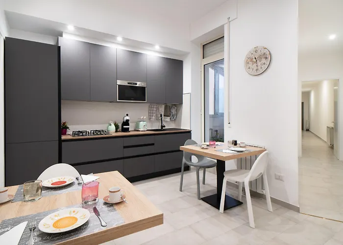 L'isola Che C'e ゲストハウス 4*