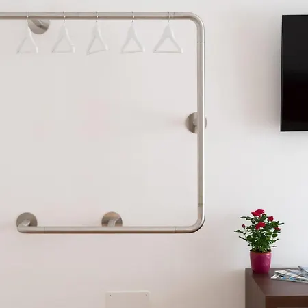 L'isola Che C'e 4* كالياري