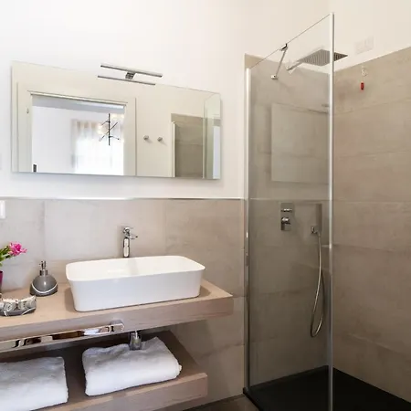 L'isola Che C'e 4* كالياري