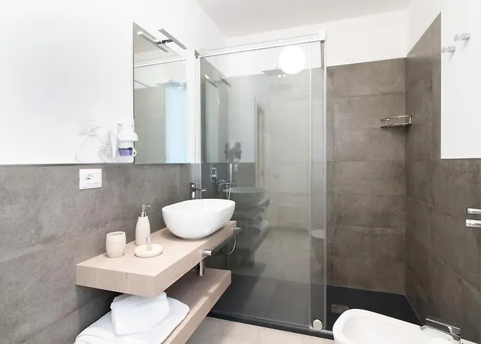 L'isola Che C'e 招待所 卡利亚里