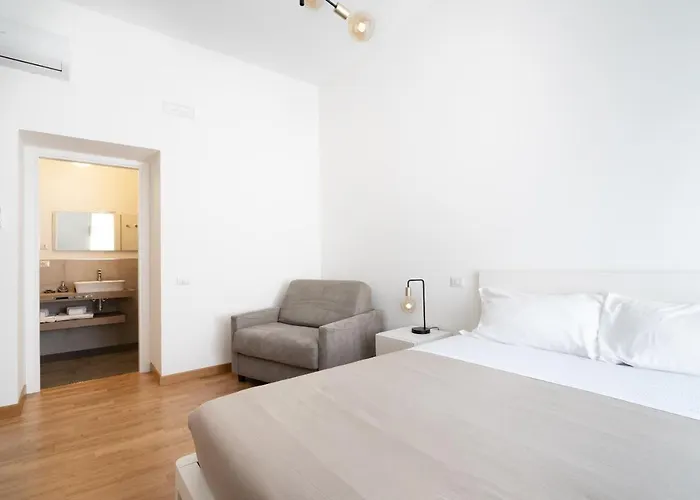 L'isola Che C'e 招待所 卡利亚里